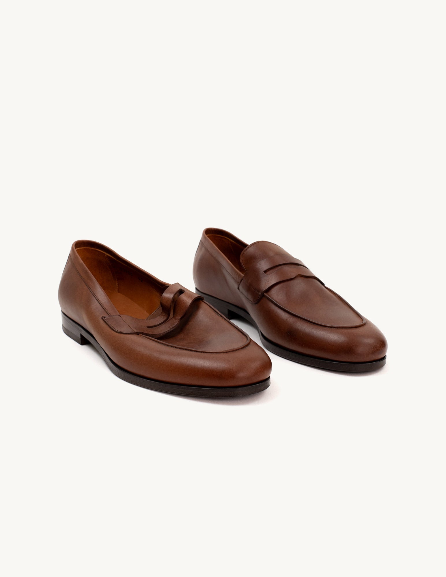 Loafer Nico Castanho em Pele