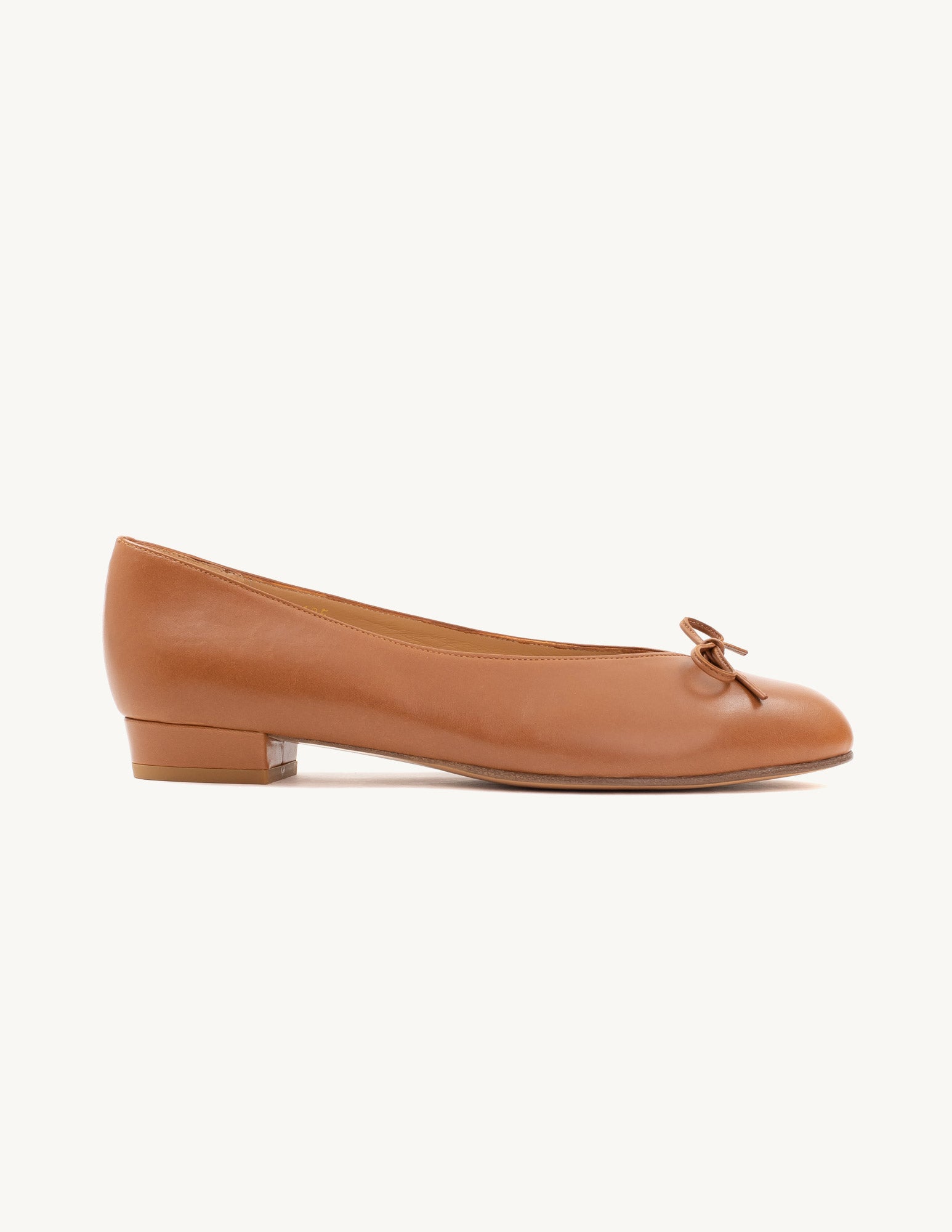 Sabrina com laço Heloísa Camel