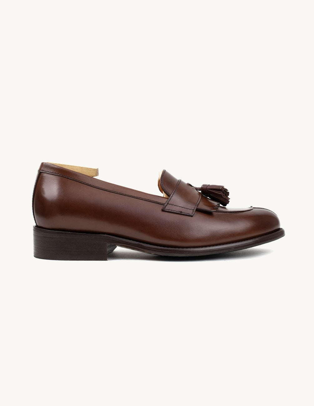 Loafer castanho berloques