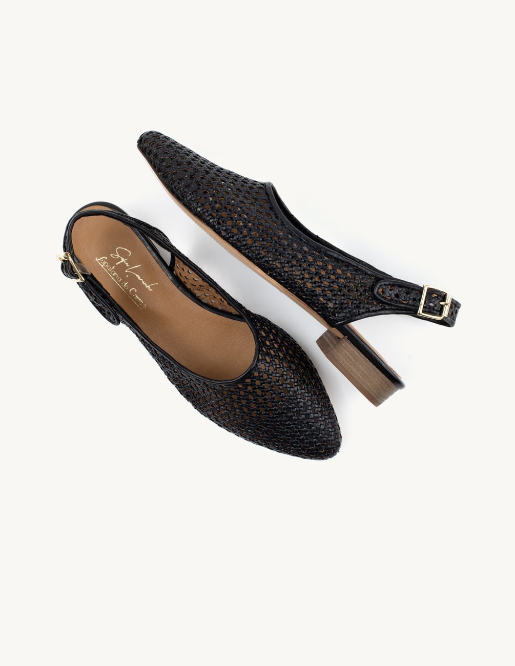 sandalia-mary-preto perfurada